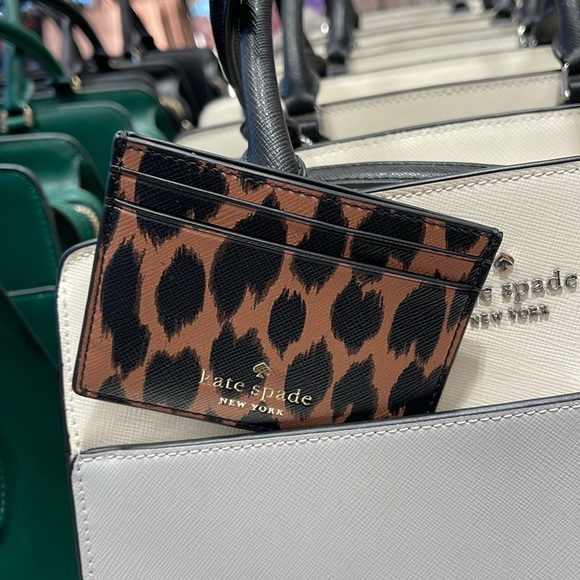 Kate Spade Schuyler Small Slim Card Holder
NWT - Picture 5 of 16